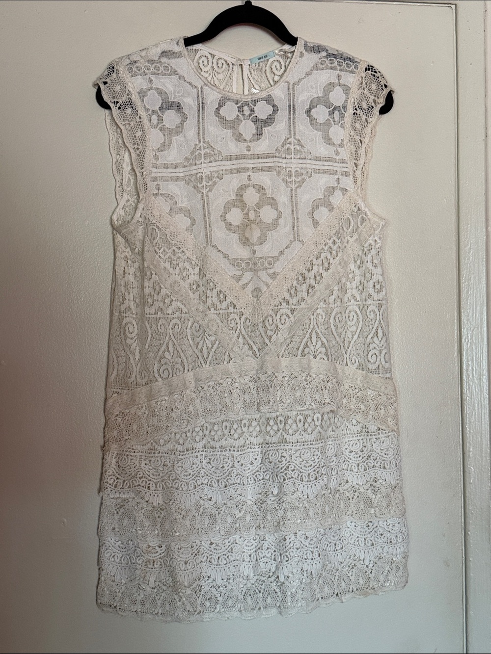 Kimchi Blue Cream Lace Sleeveless Dress